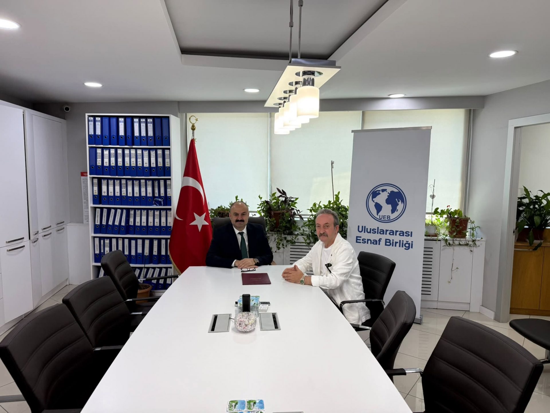 UEB Rize’den Genel Merkez İstanbul’a Stratejik Ziyaret: Esnafın Geleceği Masaya Yatırıldı