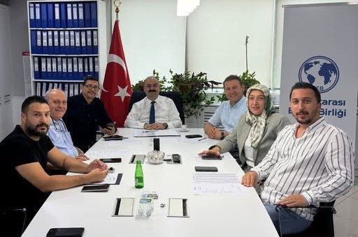 Mehmet Özdil Liderliğinde UEB’den Küresel Teşkilatlanma Hamlesi